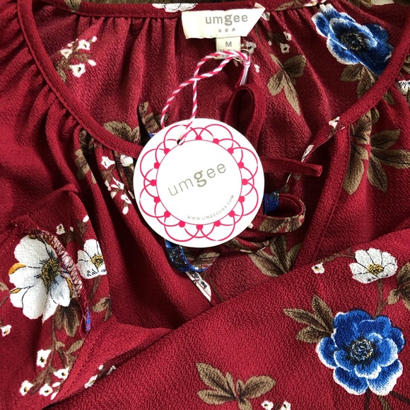 Cold Shoulder Top - Picture 4 of 4